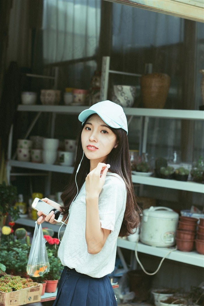 诱惑女孩在线观看 xx569056 相关